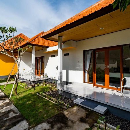 Anugrah Sari Homestay By Wizzela Нуса-Лембонган Екстер'єр фото